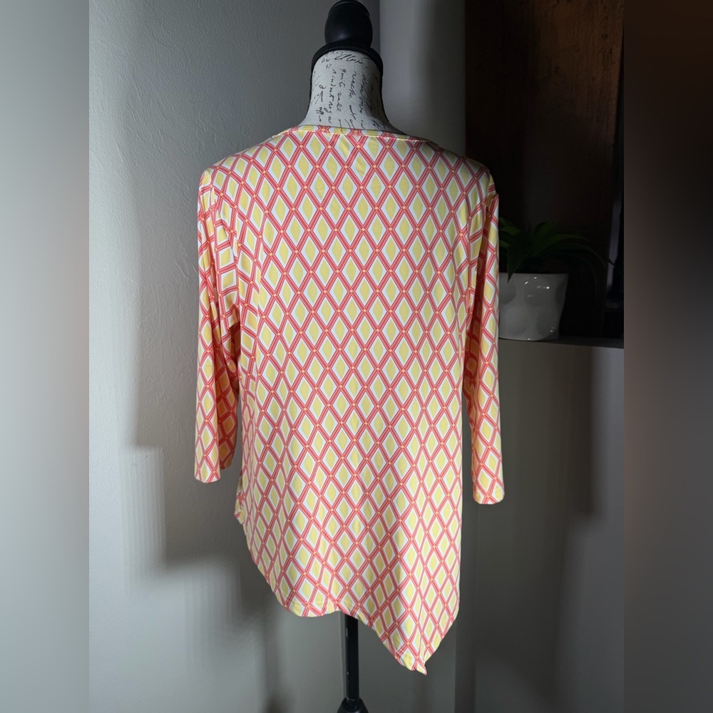 Lulu-B Diamond Patterned Blouse in Pink and Yellow - Picture 4 of 7